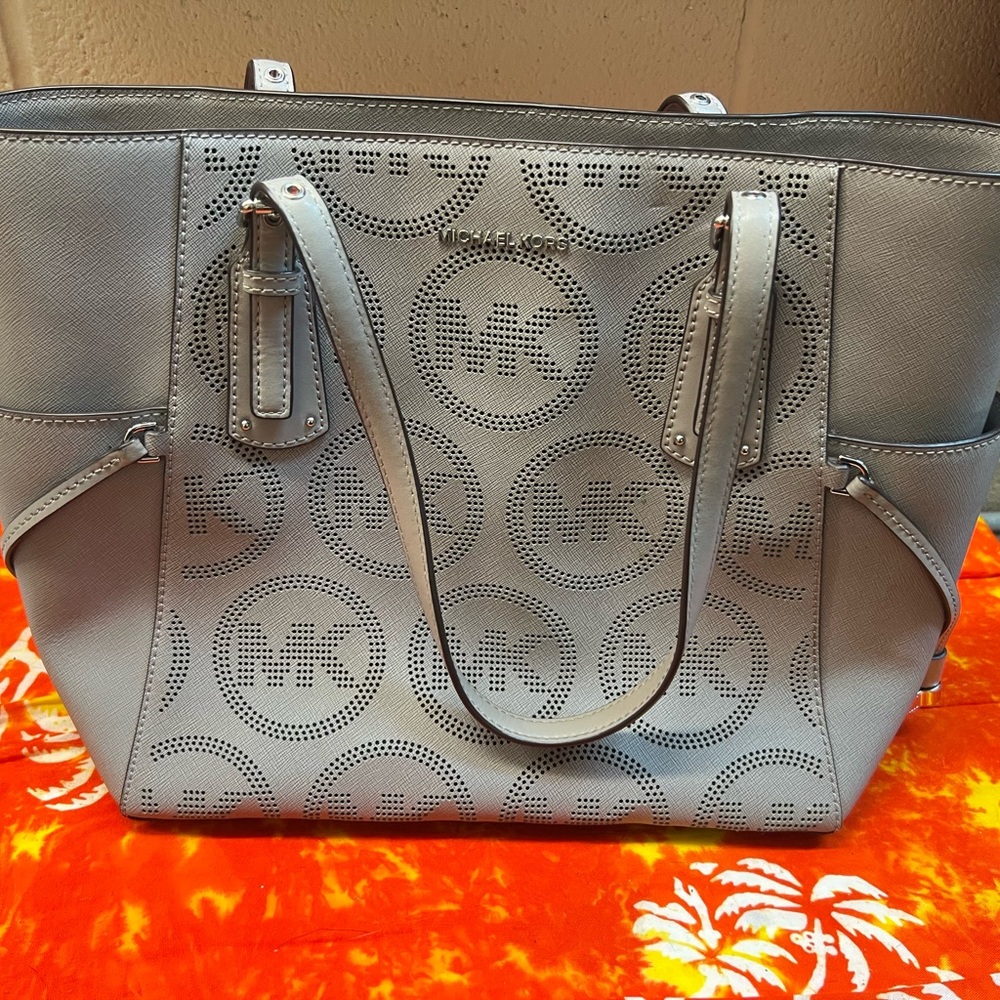 Michael korrs purse
